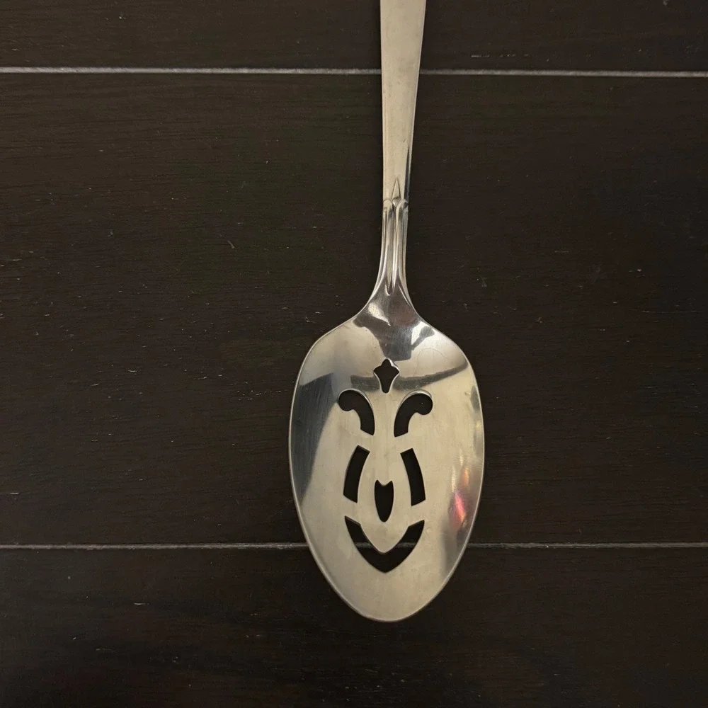 Oneida Oneidacraft Deluxe ACCENT Stainless Pierced‎ Slotted Serving Spoon 8.5
